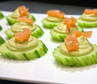 Bouchées concombre avocat saumon