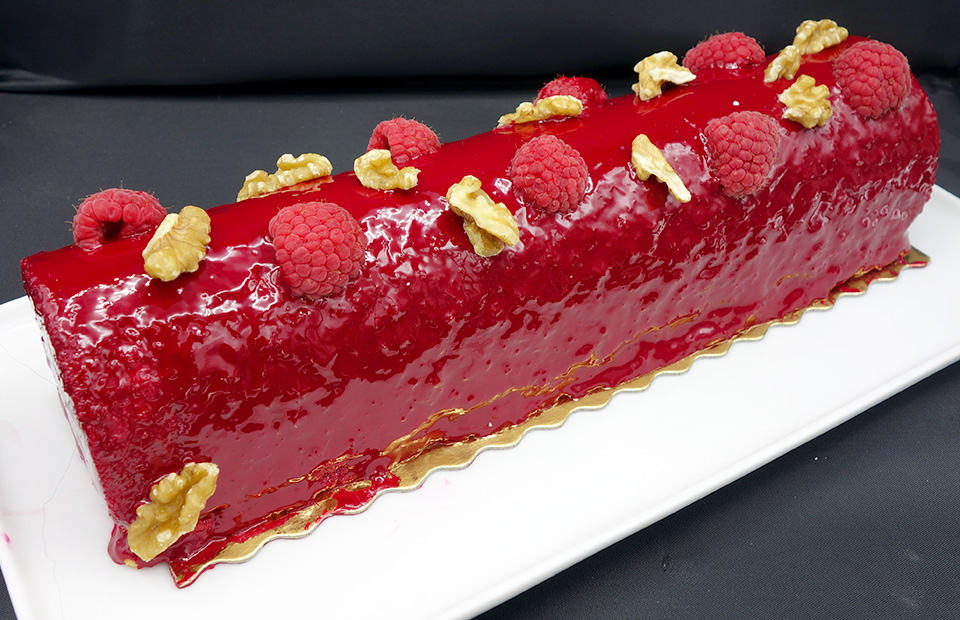 Bûche glacée noix framboises