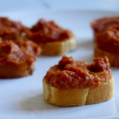 Caviar de tomates à l'ail