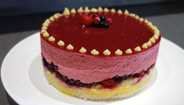 Entremets aux fruits rouges et au citron