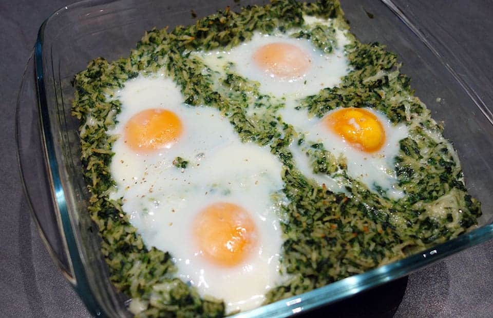 Gratin de riz aux œufs et aux épinards