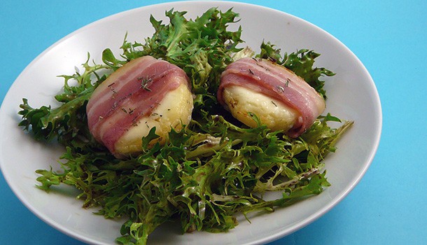 Salade de chèvre chaud lardé