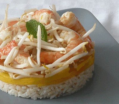Salade de riz, mangue et crevettes