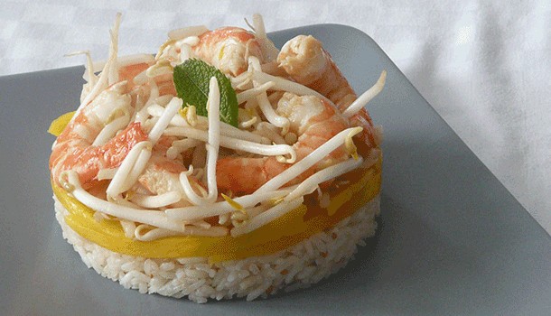 Salade de riz, mangue et crevettes