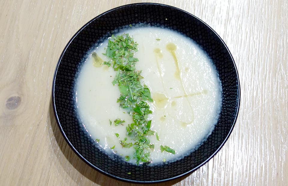 Soupe de radis noir aux herbes