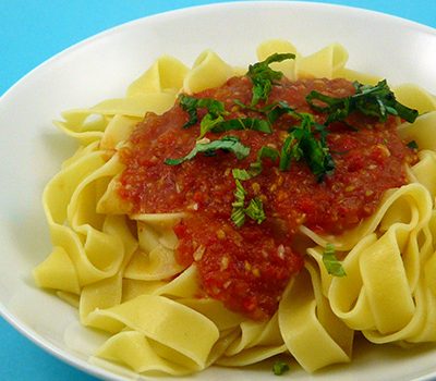 Tagliatelles sauce tomate et piments doux