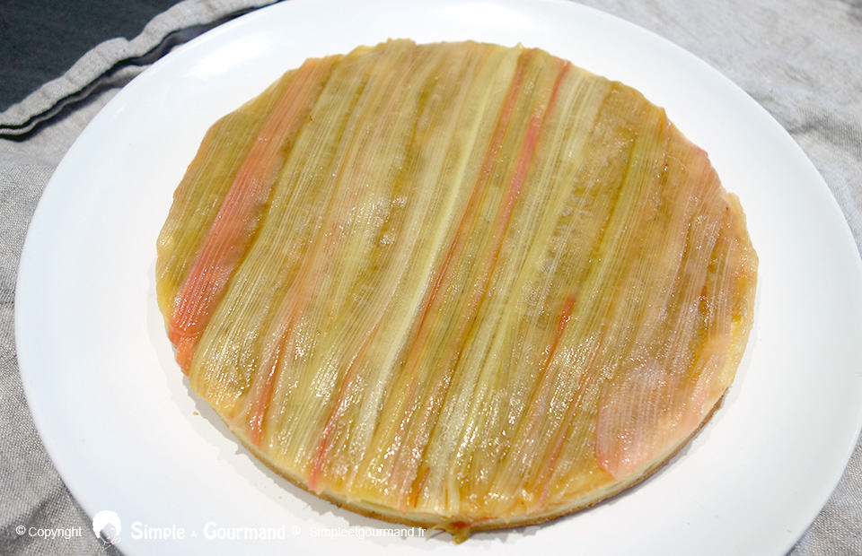 Tarte crémeuse à la rhubarbe