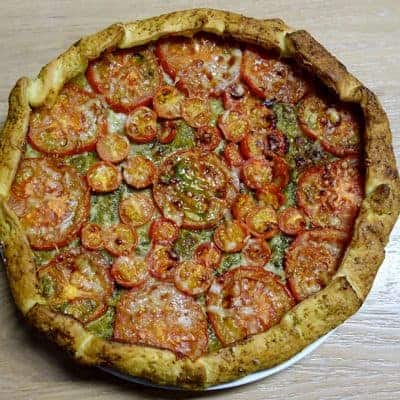 Tarte rustique tomates pesto