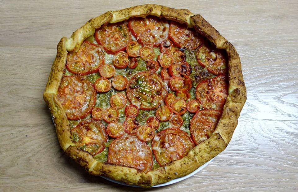 Tarte rustique tomates pesto