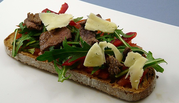 Tartine boeuf tomme roquette