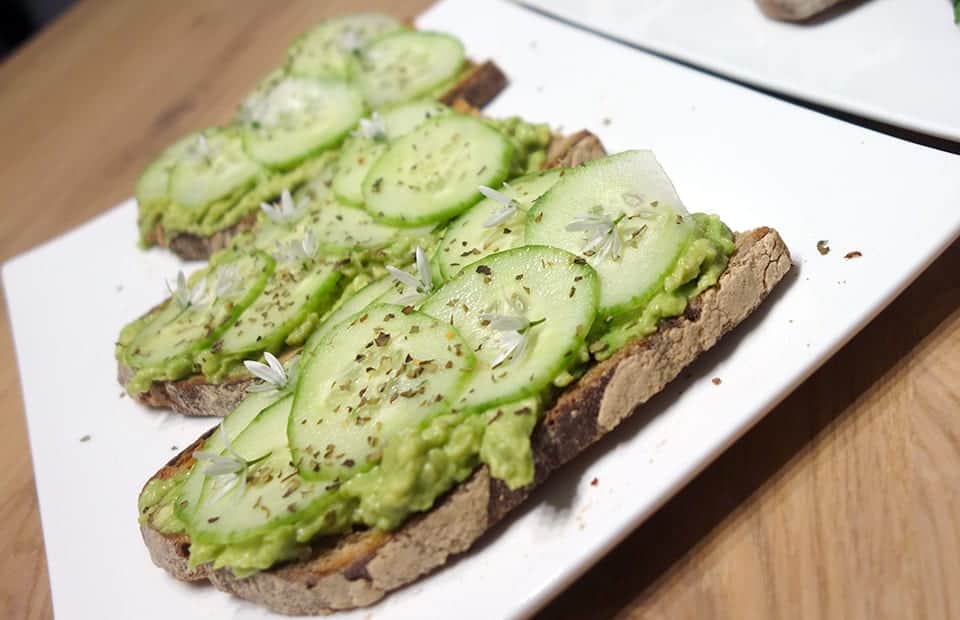 Tartine avocat concombre